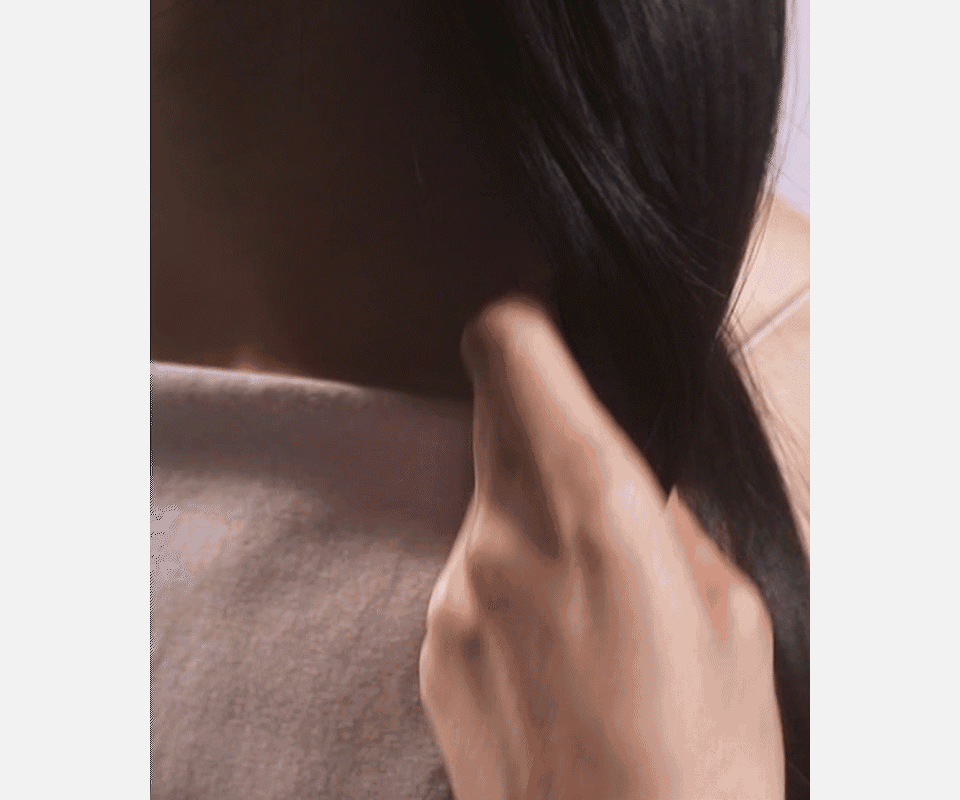 UNOVE Volume Up Curling Essence 147ml — full original application animation.