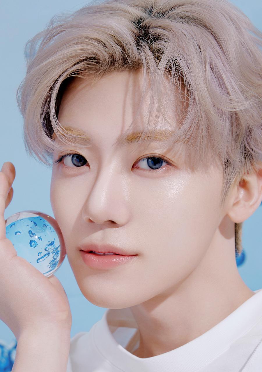 ISNTREE - Ultra-Low Molecular Hyaluronic Acid Toner 300ml (NCT JAEMIN Pick)