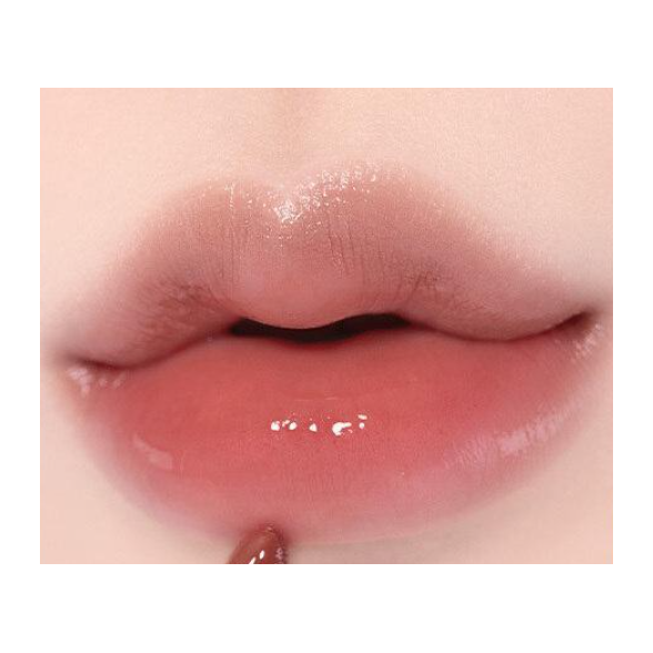 ALTERNATIVESTEREO Lip Potion Aqua Glow 09 Coco Milk, genuine named-shade lip swatch.