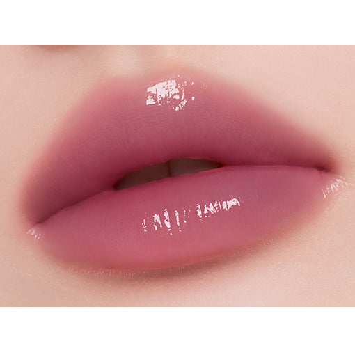 MUZIGAE MANSION Icy Glow 04 DIVINE; original matching lip shade photograph.