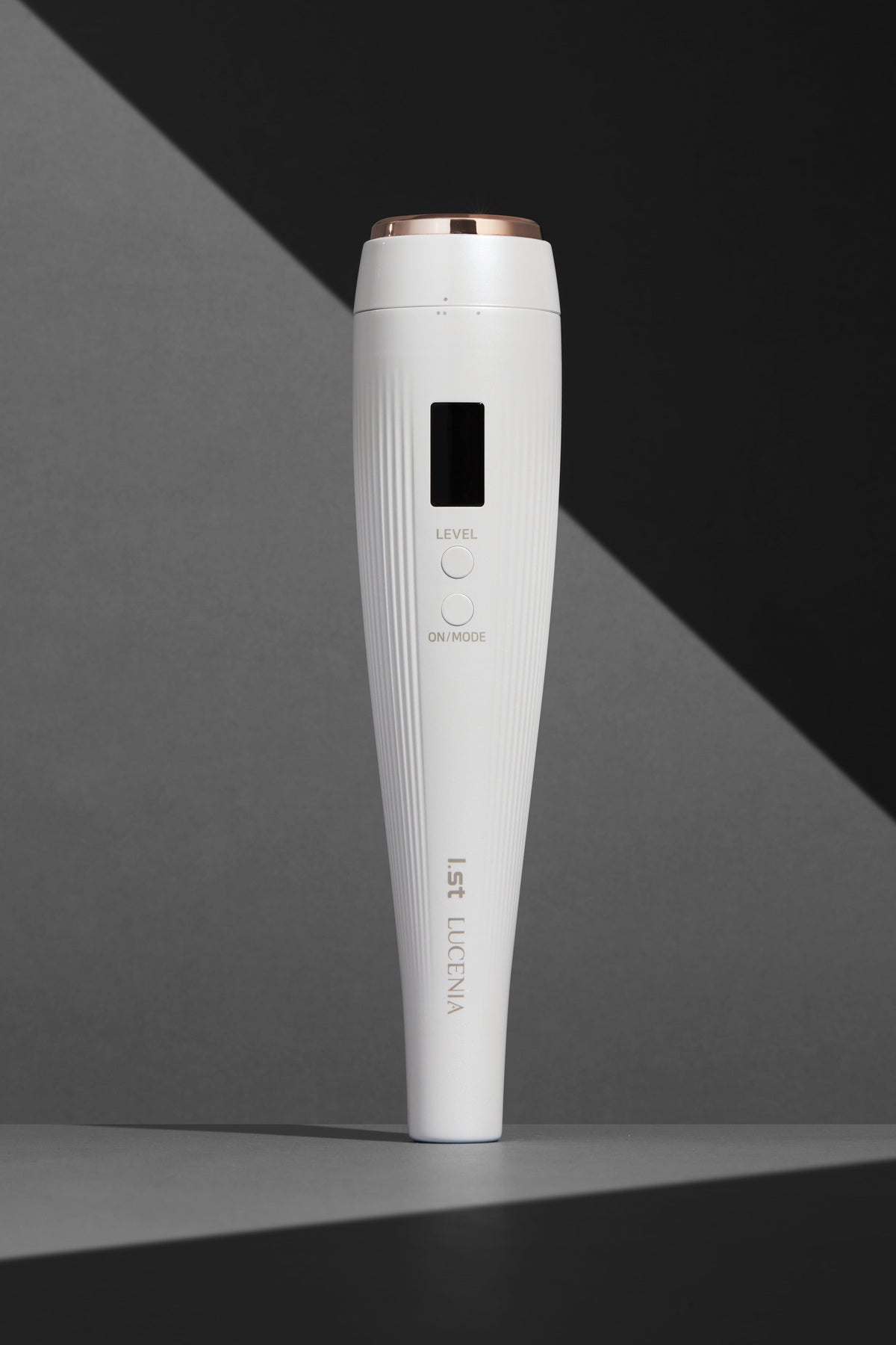 I.st LUCENIA Dual Shine white facial device with spiral treatment head
