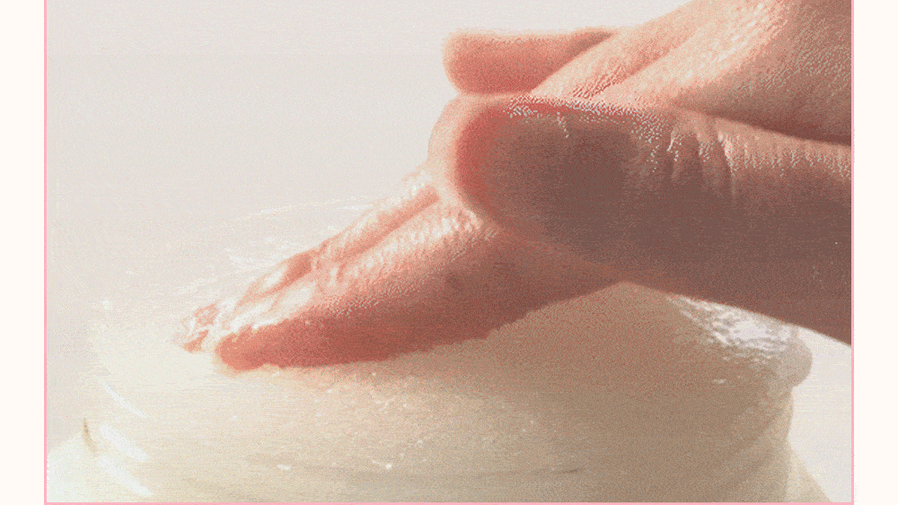 plu X Hello Kitty - Perfumed Sea Salt &amp; Sugar Body Scrub (510g / 600g) + Scrunchie