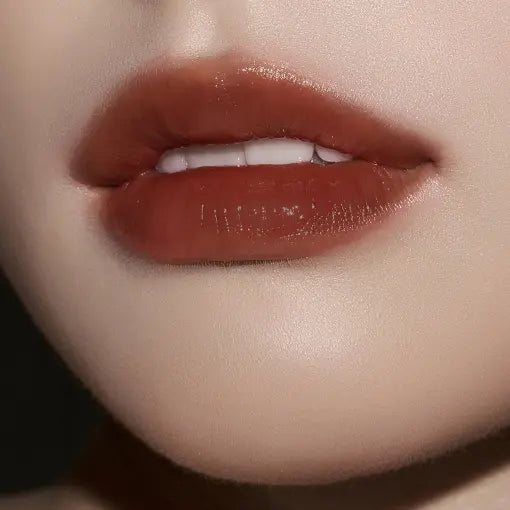 Oiad Liptique Non-Plumping 008 BROWYY actual lip-color result