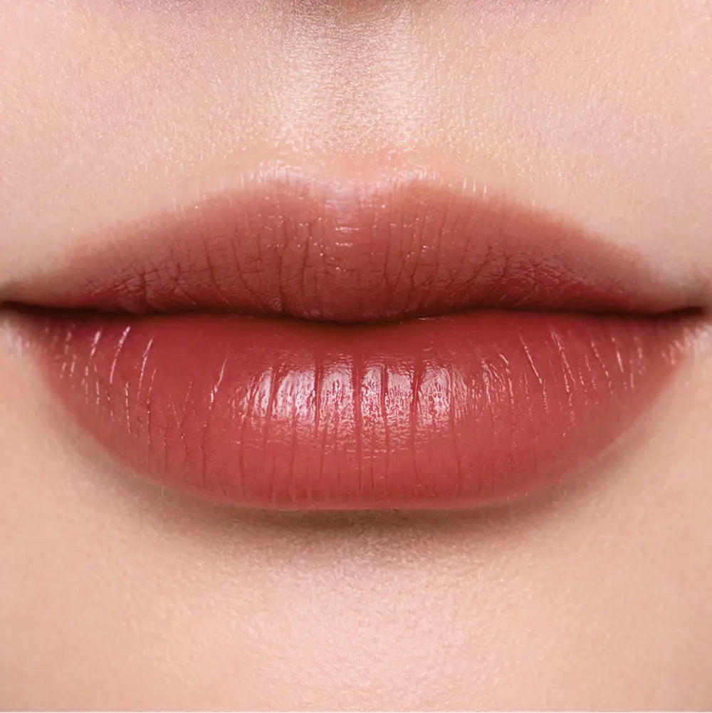 3CE Misty Lip Bare QUIET TAUPE lip colour result.