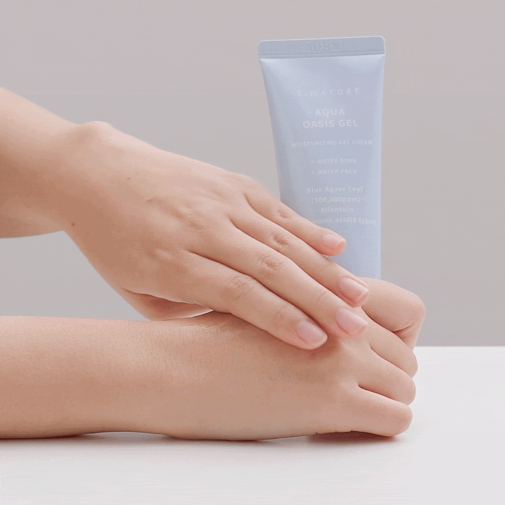 S.NATURE Aqua Oasis gel cream — original application image showing the lightweight texture on skin.