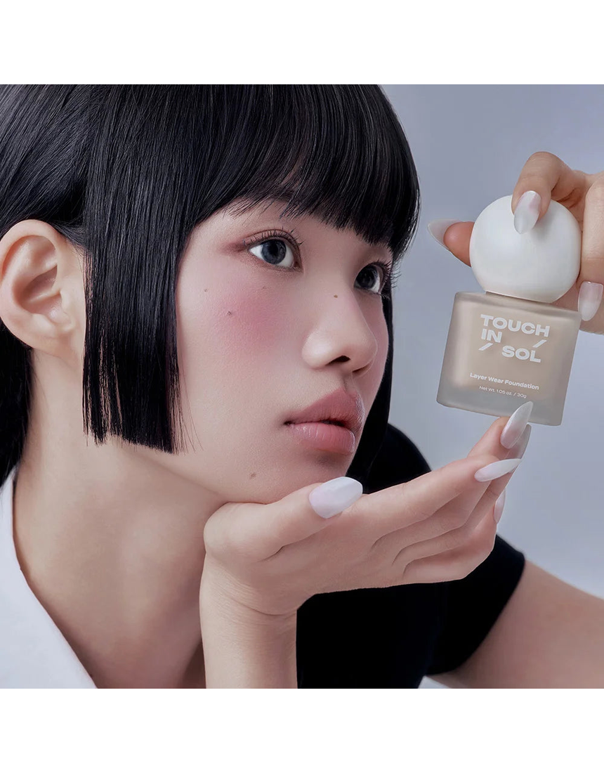 TOUCH IN SOL Layer Wear Foundation 30g original bottle and model photo; selected shade supplied