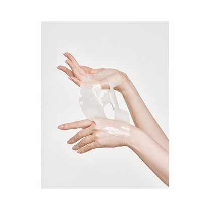 Primera Vita-Tinol two-part hydrogel mask held on the hands to show its texture and shape