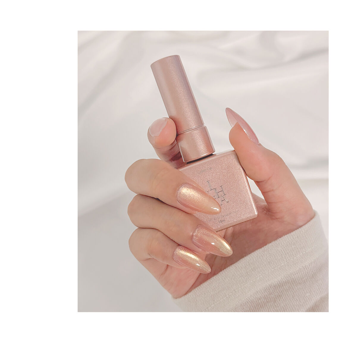 LIUHWA Melo Pink magnetic gel: actual bottle and finish reference; twelve-color set supplied.