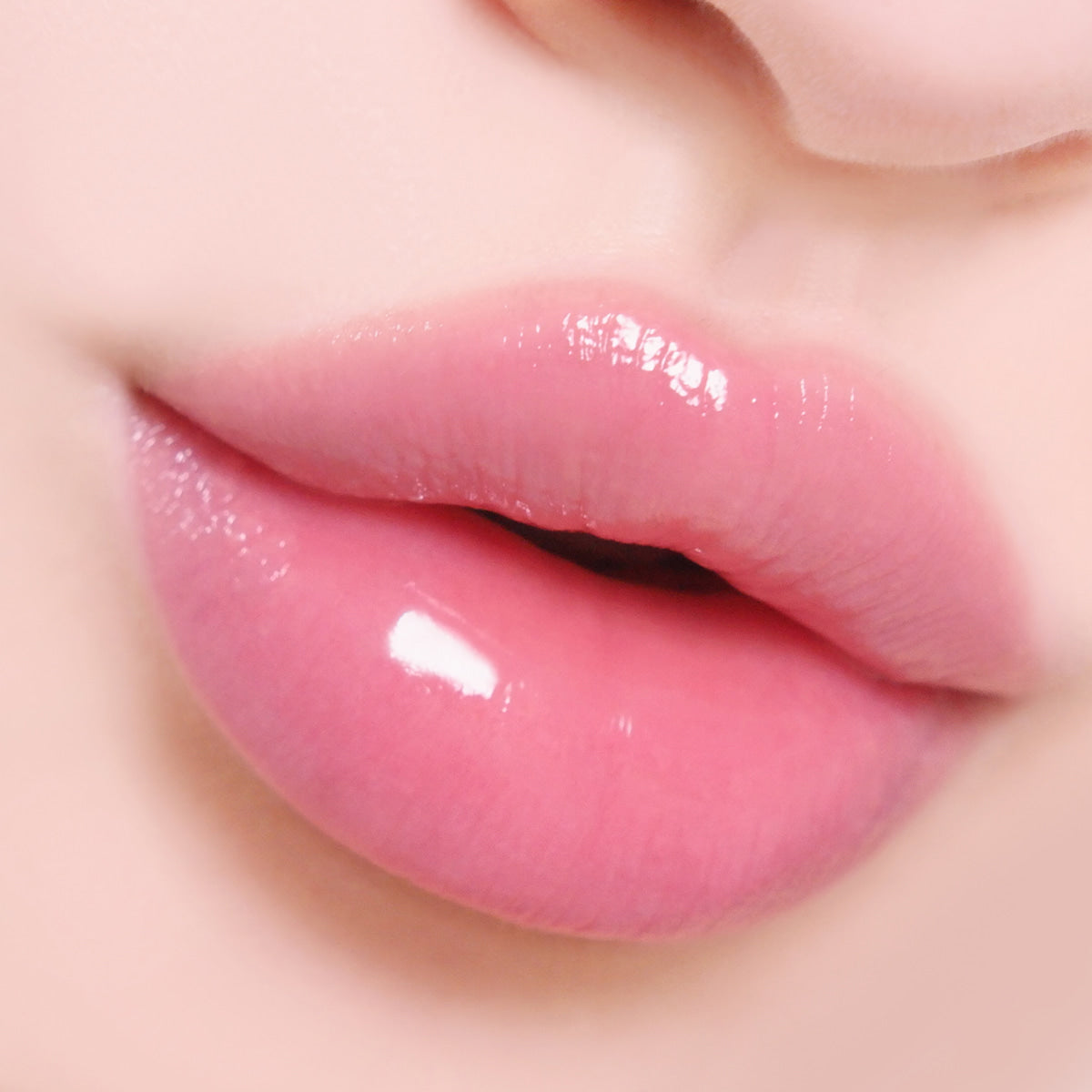 LikeBel Glow Up Lipstick 3g in 06 Vintage Plum; original shade demonstration.
