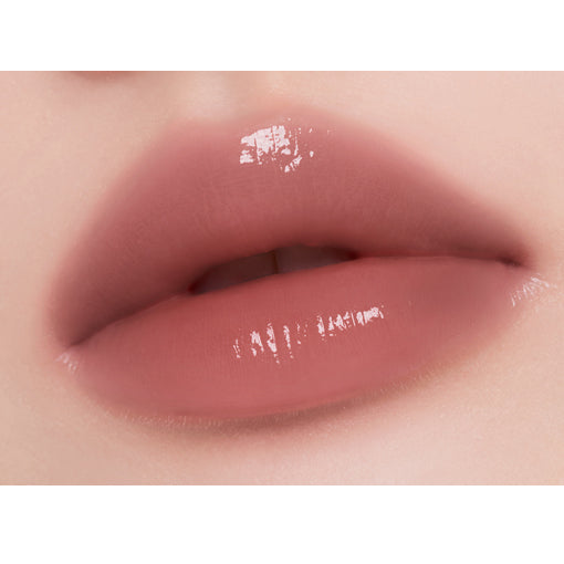 MUZIGAE MANSION Icy Glow 11 TANNIN; original matching lip shade photograph.