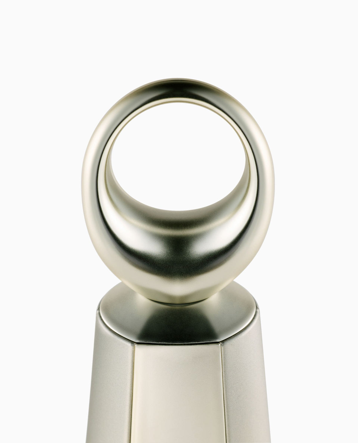 TAMBURINS O Hand Cream ring-shaped cap detail