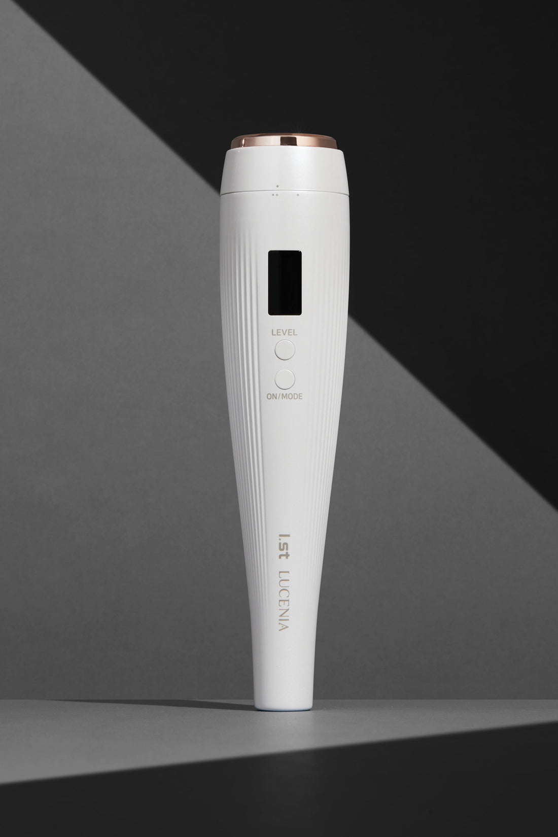 I.st LUCENIA Dual Shine white facial device with spiral treatment head