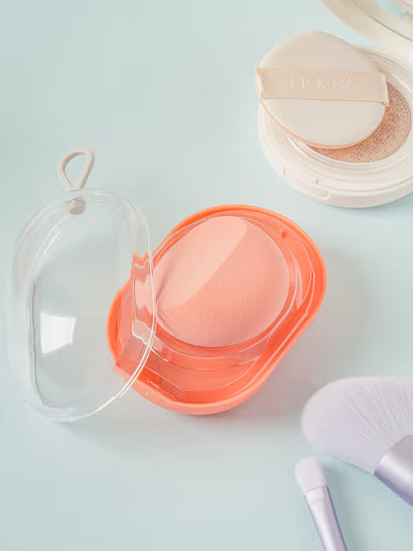 Daiso - Half-Moon Makeup Puff &amp; Case Set [DKinKL]