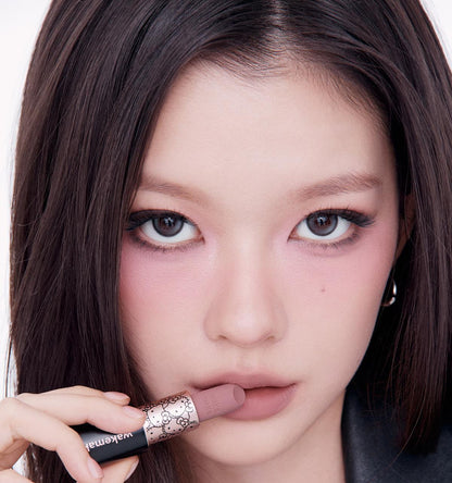 WAKEMAKE - Soft Blurring Balm Stick (Hello Kitty Black Edition)